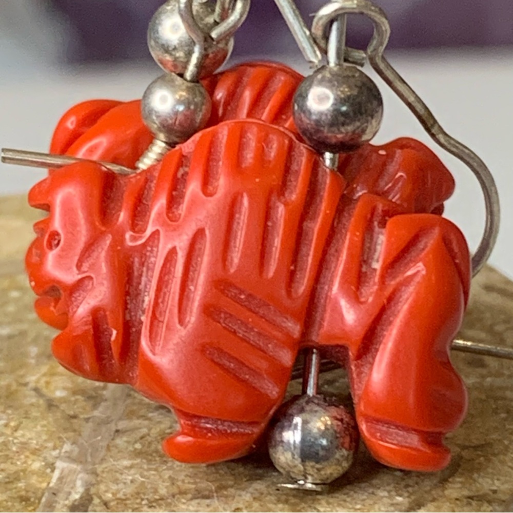 Vintage Southwestern Hand Carved Red Block Coral Buffalo Fetish Dangle Earrings - Picture 4 of 16